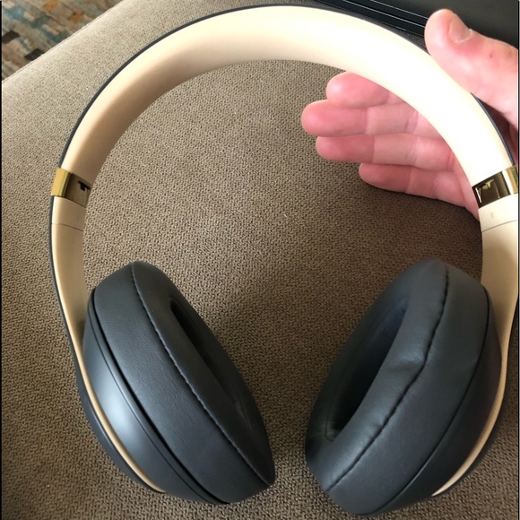 Beats Studio Wireless 3 - Picture 2 of 4